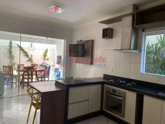 Casa / Sobrado para Venda em São José dos Campos/SP Jardim Pararangaba 3 Quartos