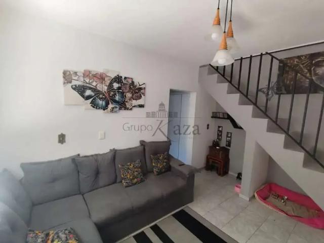 Casa / Sobrado para Venda em São José dos Campos/SP Jardim Pararangaba 3 Quartos