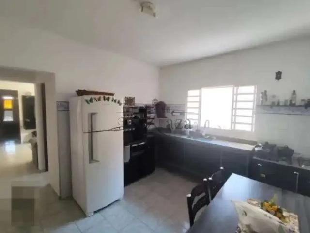Casa / Sobrado para Venda em São José dos Campos/SP Jardim Pararangaba 3 Quartos