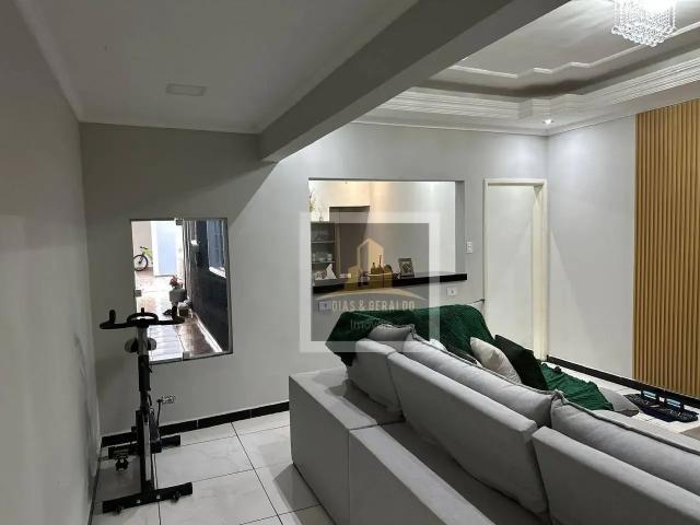 Casa / Sobrado para Venda em São José dos Campos/SP Jardim Pararangaba 4 Quartos