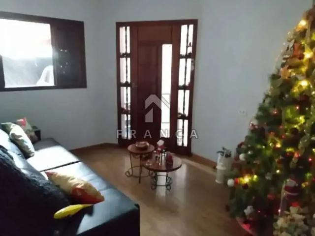 Casa / Sobrado para Venda em São José dos Campos/SP Jardim Pararangaba 5 Quartos