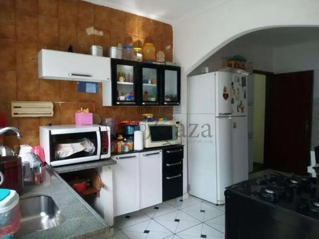 Casa / Sobrado para Venda em São José dos Campos/SP Jardim Portugal 3 Quartos