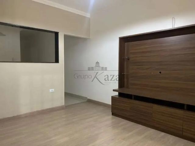 Casa / Sobrado para Venda em São José dos Campos/SP Jardim Portugal 4 Quartos