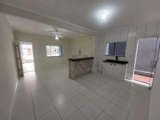 Casa / Sobrado para Venda em São José dos Campos/SP Jardim Sul 4 Quartos