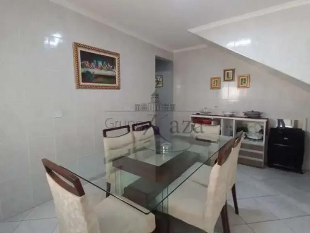 Casa / Sobrado para Venda em São José dos Campos/SP Jardim Sul 4 Quartos