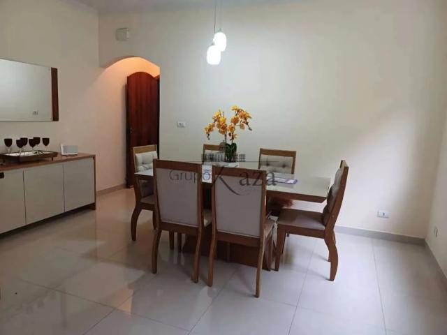 Casa / Sobrado para Venda em São José dos Campos/SP Jardim Sul 3 Quartos
