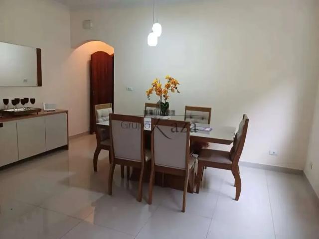 Casa / Sobrado para Venda em São José dos Campos/SP Jardim Sul 3 Quartos