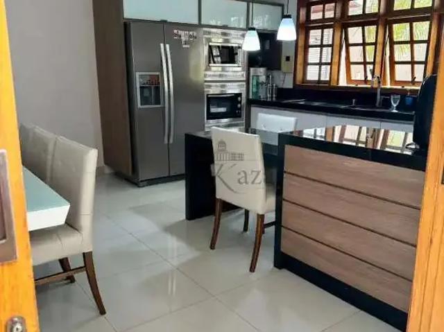 Casa / Sobrado para Venda em São José dos Campos/SP Jardim São Vicente 3 Quartos