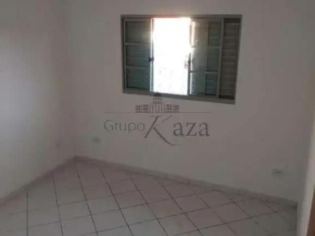 Casa / Sobrado para Venda em São José dos Campos/SP Jardim São Leopoldo 2 Quartos