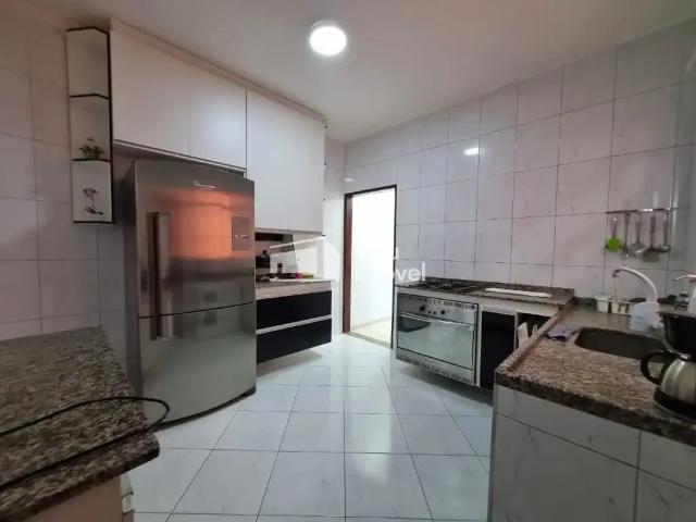 Casa / Sobrado para Venda em São José dos Campos/SP Jardim Santa Inês I 4 Quartos