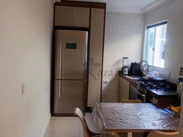 Casa / Sobrado para Venda em São José dos Campos/SP Jardim Santa Júlia 2 Quartos