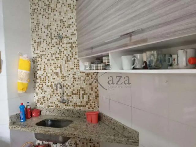 Casa / Sobrado para Venda em São José dos Campos/SP Jardim Santa Júlia 3 Quartos