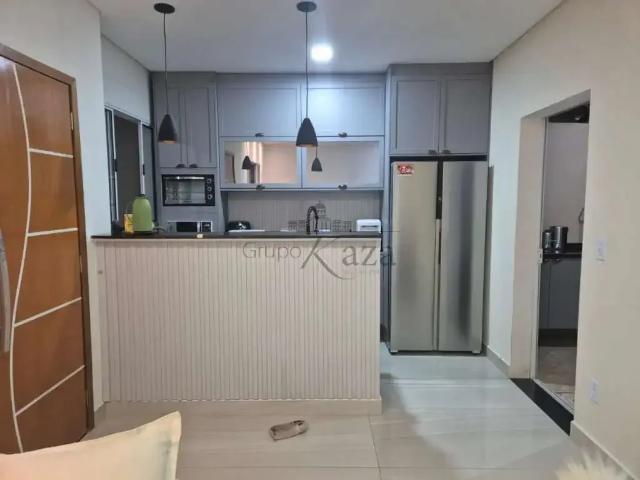 Casa / Sobrado para Venda em São José dos Campos/SP Jardim Santa Júlia 3 Quartos