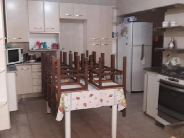 Casa / Sobrado para Venda em São José dos Campos/SP Jardim Satélite 2 Quartos