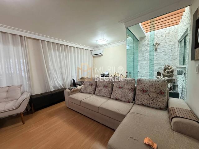 Casa / Sobrado para Venda em São José dos Campos/SP Jardim Satélite 3 Quartos