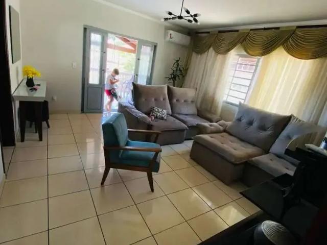 Casa / Sobrado para Venda em São José dos Campos/SP Jardim Satélite 3 Quartos
