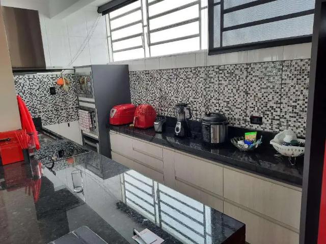 Casa / Sobrado para Venda em São José dos Campos/SP Jardim Satélite 3 Quartos