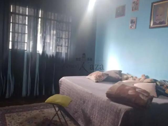 Casa / Sobrado para Venda em São José dos Campos/SP Jardim Satélite 4 Quartos