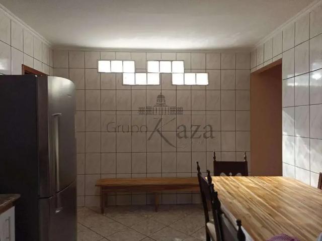 Casa / Sobrado para Venda em São José dos Campos/SP Jardim Souto 2 Quartos