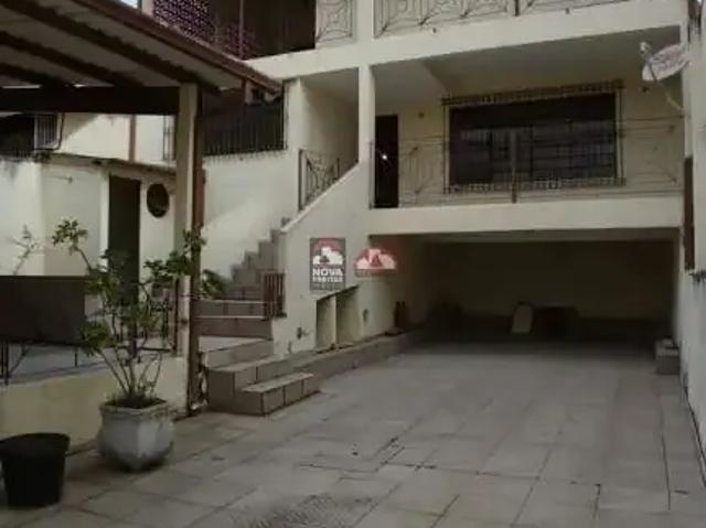 Casa / Sobrado para Venda em São José dos Campos/SP Jardim Souto 5 Quartos