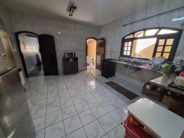 Casa / Sobrado para Venda em São José dos Campos/SP Jardim Terras do Sul 3 Quartos