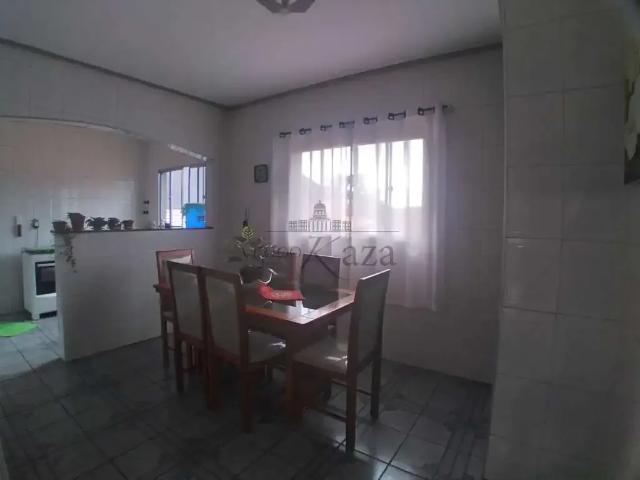 Casa / Sobrado para Venda em São José dos Campos/SP Jardim Valparaíba 3 Quartos