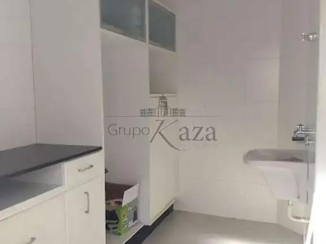 Casa / Sobrado para Venda em São José dos Campos/SP Jardim Valparaíba 4 Quartos