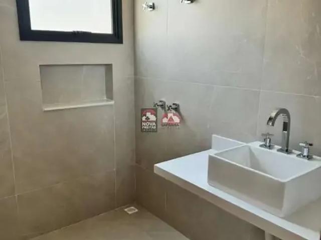 Casa / Sobrado para Venda em São José dos Campos/SP Loteamento Floresta 4 Quartos