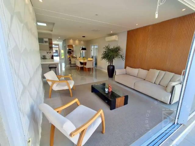 Casa / Sobrado para Venda em São José dos Campos/SP Loteamento Floresta 4 Quartos
