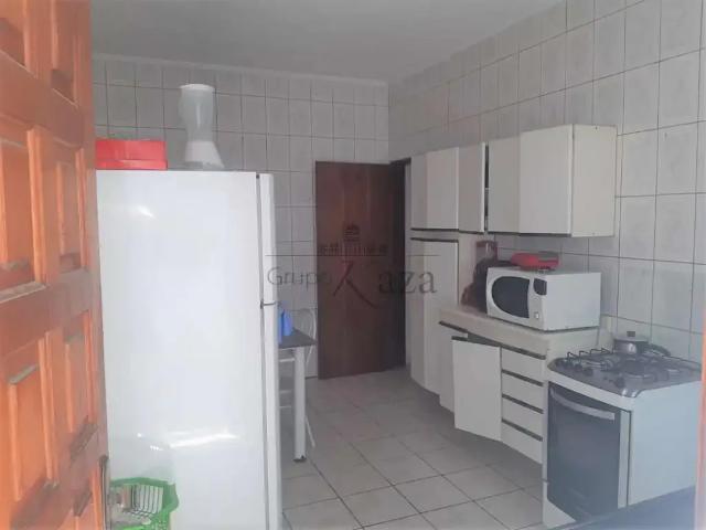 Casa / Sobrado para Venda em São José dos Campos/SP Loteamento Residencial Vista Linda 2 Quartos