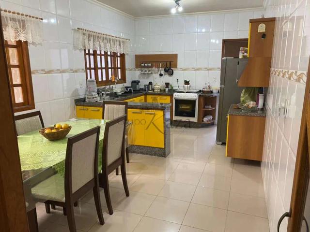 Casa / Sobrado para Venda em São José dos Campos/SP Loteamento Residencial Vista Linda 3 Quartos