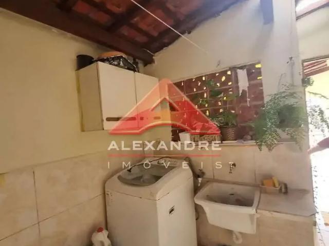 Casa / Sobrado para Venda em São José dos Campos/SP Monte Castelo 4 Quartos