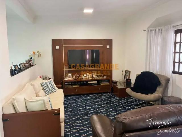 Casa / Sobrado para Venda em São José dos Campos/SP Monte Castelo 4 Quartos