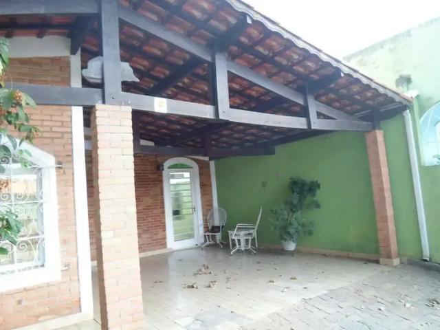 Casa / Sobrado para Venda em São José dos Campos/SP Monte Castelo