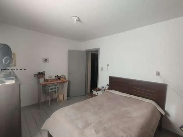 Casa / Sobrado para Venda em São José dos Campos/SP Monte Castelo 3 Quartos