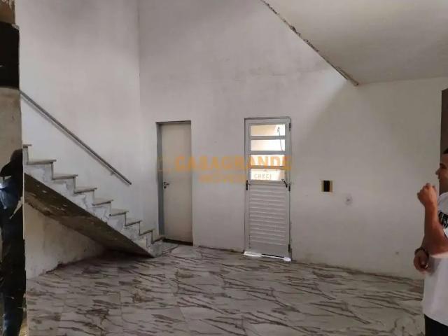 Casa / Sobrado para Venda em São José dos Campos/SP Santa Cecília I 2 Quartos