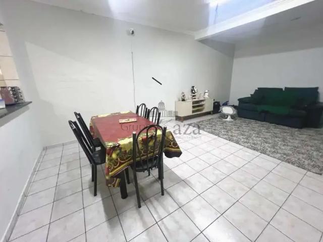 Casa / Sobrado para Venda em São José dos Campos/SP Parque Industrial 3 Quartos