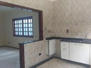 Casa / Sobrado para Venda em São José dos Campos/SP Parque Industrial 4 Quartos