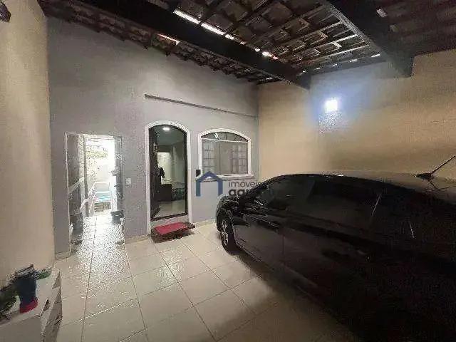 Casa / Sobrado para Venda em São José dos Campos/SP Parque Interlagos 3 Quartos