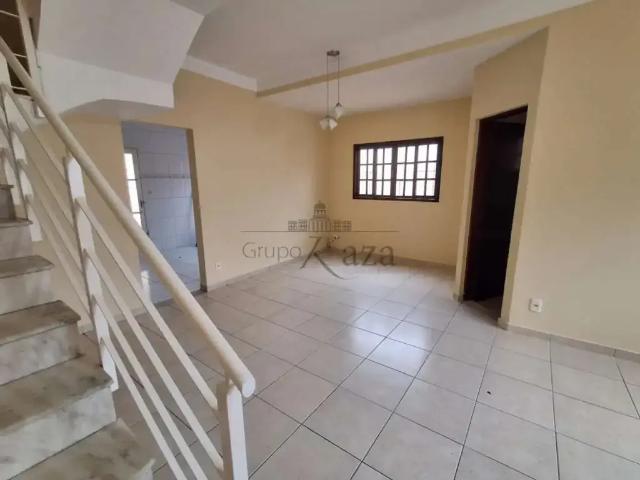 Casa / Sobrado para Venda em São José dos Campos/SP Residencial Cambui 3 Quartos