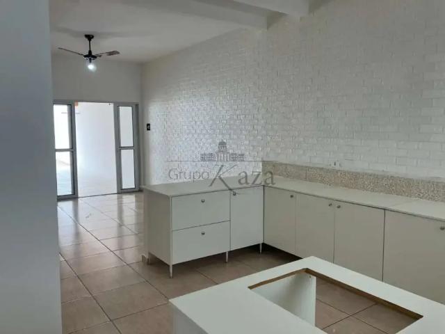 Casa / Sobrado para Venda em São José dos Campos/SP Residencial Altos do Bosque 3 Quartos