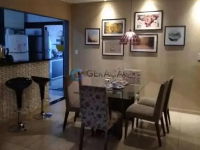 Casa / Sobrado para Venda em São José dos Campos/SP Residencial Bosque dos Ipês 3 Quartos
