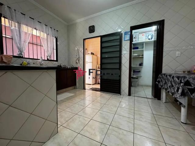 Casa / Sobrado para Venda em São José dos Campos/SP Residencial Bosque dos Ipês 3 Quartos