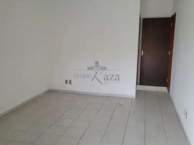 Casa / Sobrado para Venda em São José dos Campos/SP Residencial Bosque dos Ipês 3 Quartos