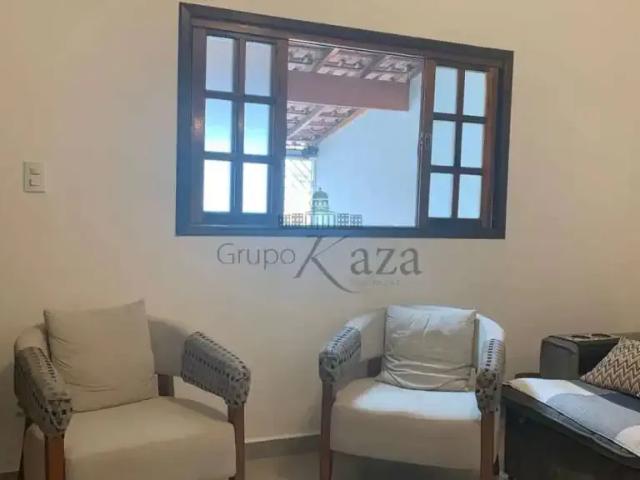 Casa / Sobrado para Venda em São José dos Campos/SP Residencial Bosque dos Ipês 3 Quartos