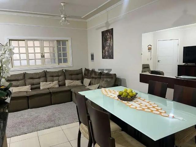 Casa / Sobrado para Venda em São José dos Campos/SP Residencial Bosque dos Ipês 3 Quartos