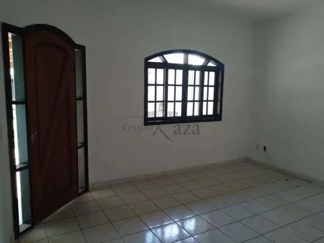 Casa / Sobrado para Venda em São José dos Campos/SP Residencial Bosque dos Ipês 3 Quartos