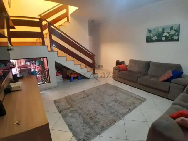 Casa / Sobrado para Venda em São José dos Campos/SP Residencial Bosque dos Ipês 3 Quartos
