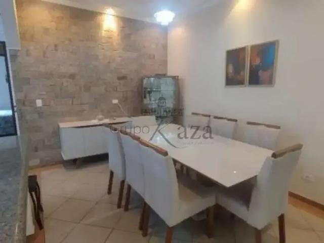 Casa / Sobrado para Venda em São José dos Campos/SP Residencial Bosque dos Ipês 3 Quartos