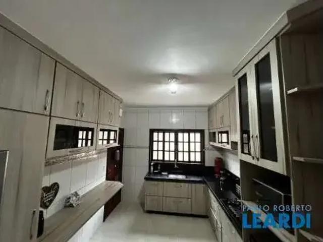 Casa / Sobrado para Venda em São José dos Campos/SP Residencial Bosque dos Ipês 4 Quartos